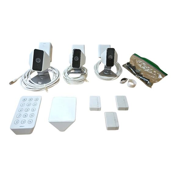 USED LIKE NEW Xfinity Home Security System with 3 Cameras & More! - Picture 1 of 10